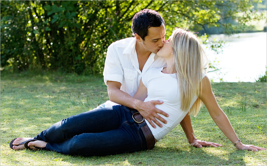 Engagement photography in Eymet, prices for Engagement photographers in Eymet, France